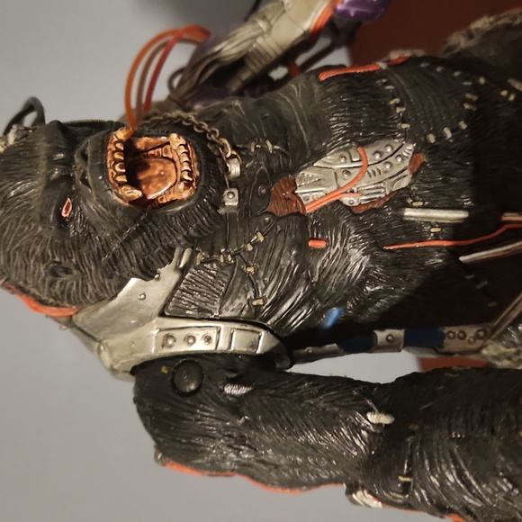 Spawn Gorilla Action Figure - Picture 8 of 8